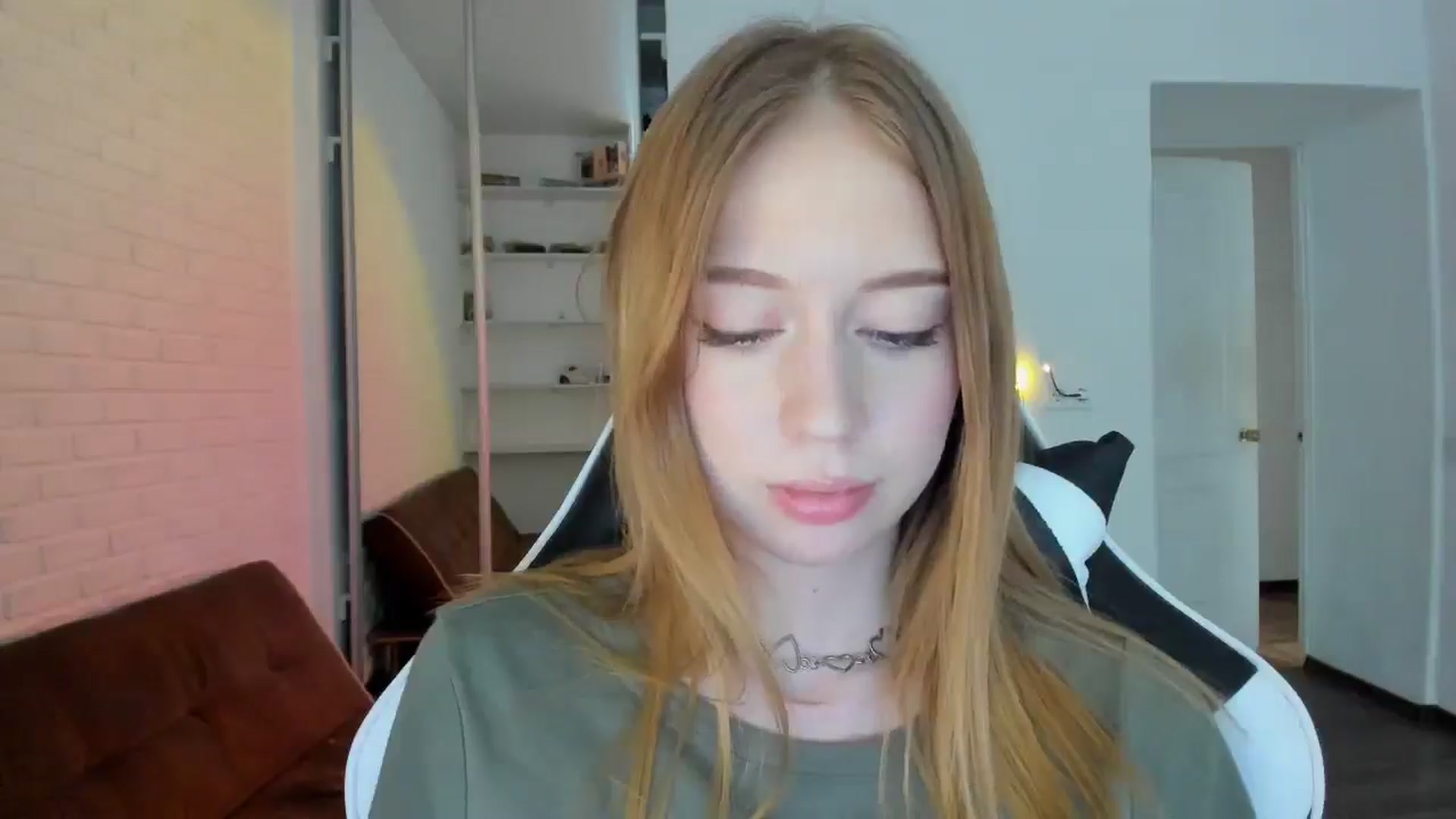 Gallery image thumbnail from RoboSasha's myfreecams stream on, 09/06/2024, 15:35 image 10 of 20