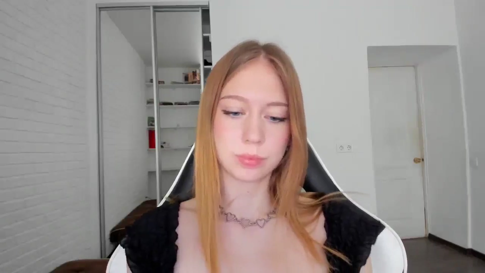 Gallery image thumbnail from RoboSasha's myfreecams stream on, 09/13/2024, 10:55 image 15 of 20