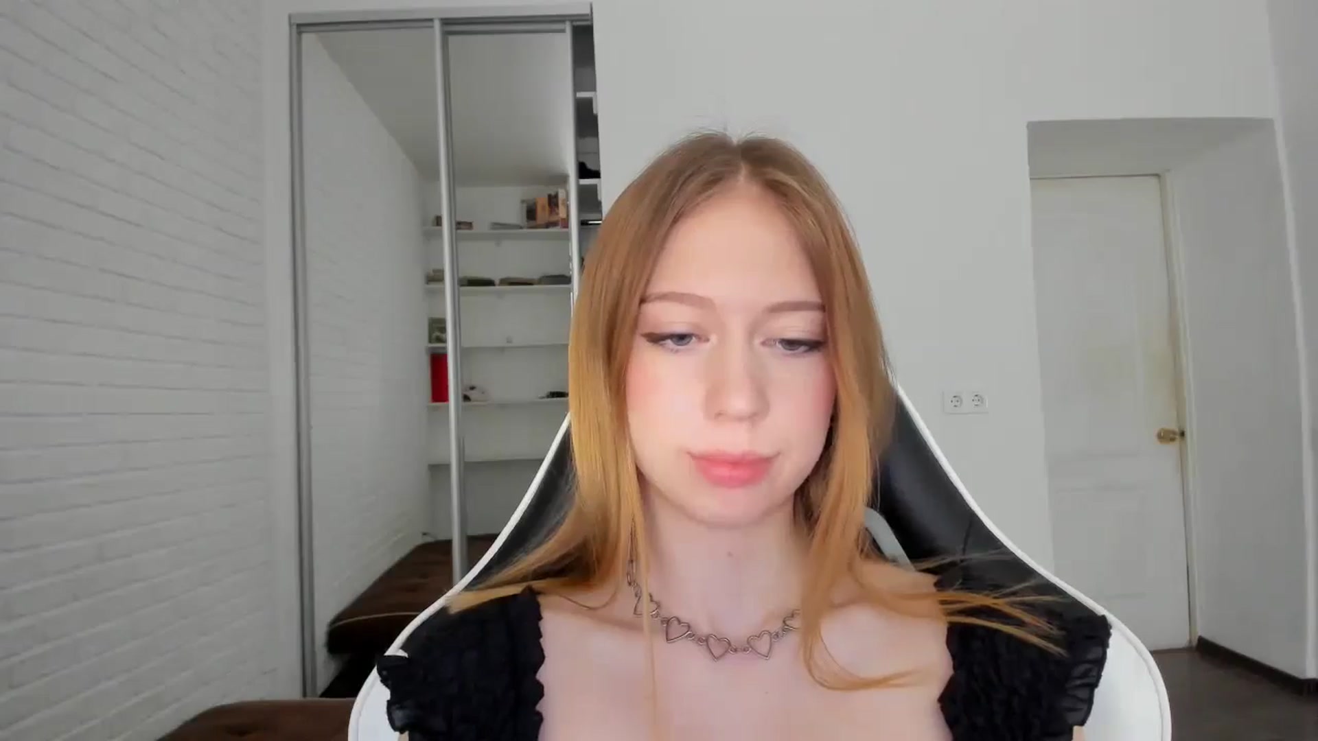 Gallery image thumbnail from RoboSasha's myfreecams stream on, 09/13/2024, 10:55 image 19 of 20