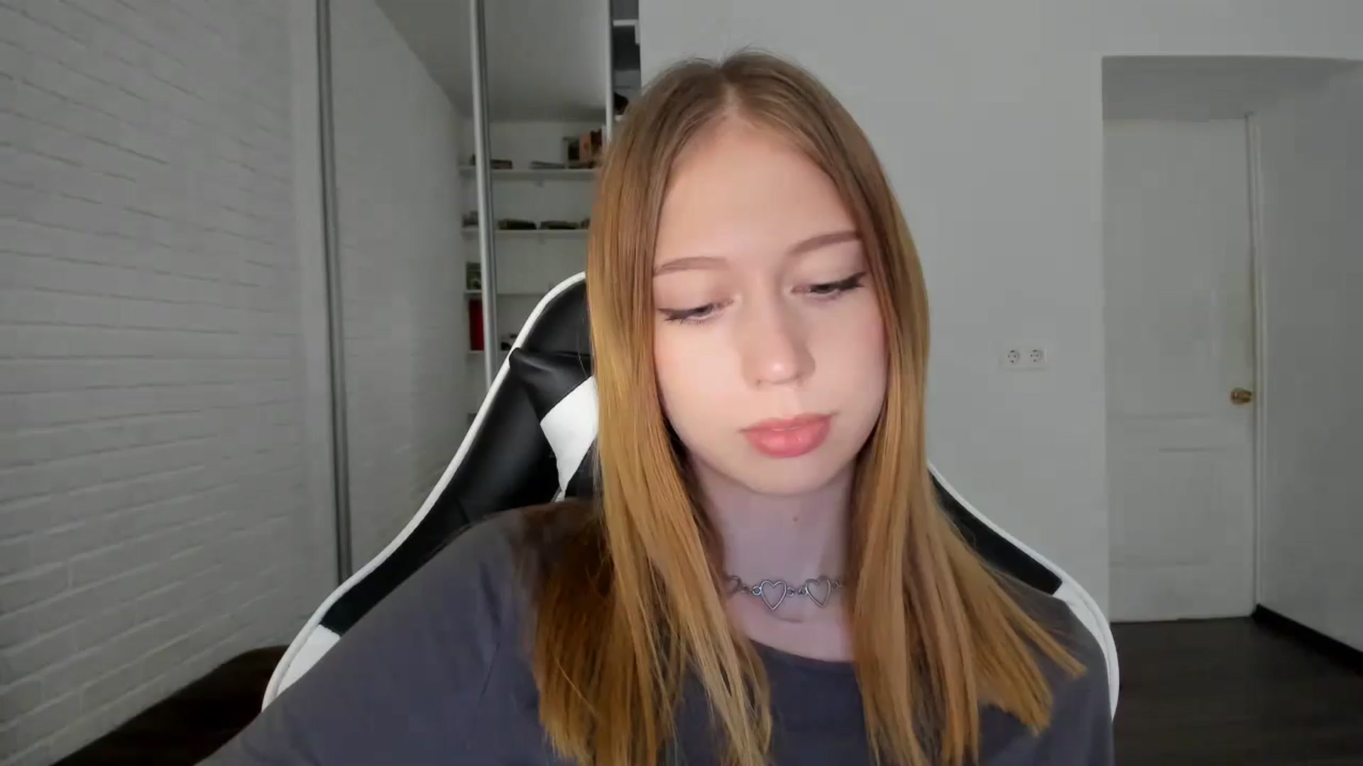 Gallery image thumbnail from RoboSasha's myfreecams stream on, 09/15/2024, 13:07 image 8 of 20