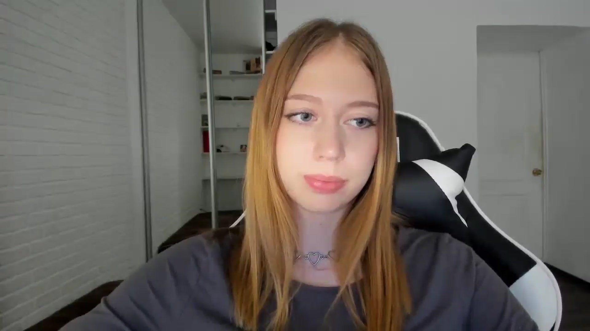Gallery image thumbnail from RoboSasha's myfreecams stream on, 09/15/2024, 13:07 image 16 of 20