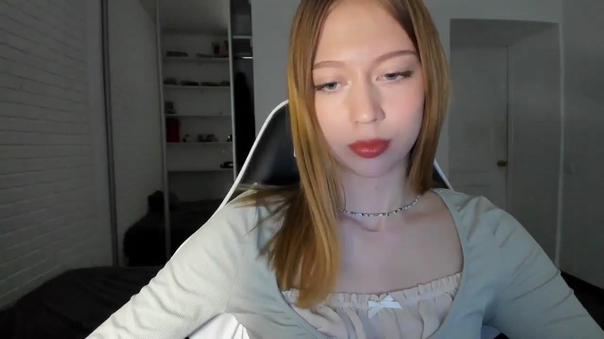 Gallery image thumbnail from RoboSasha's myfreecams stream on, 09/19/2024, 15:48 image 19 of 20