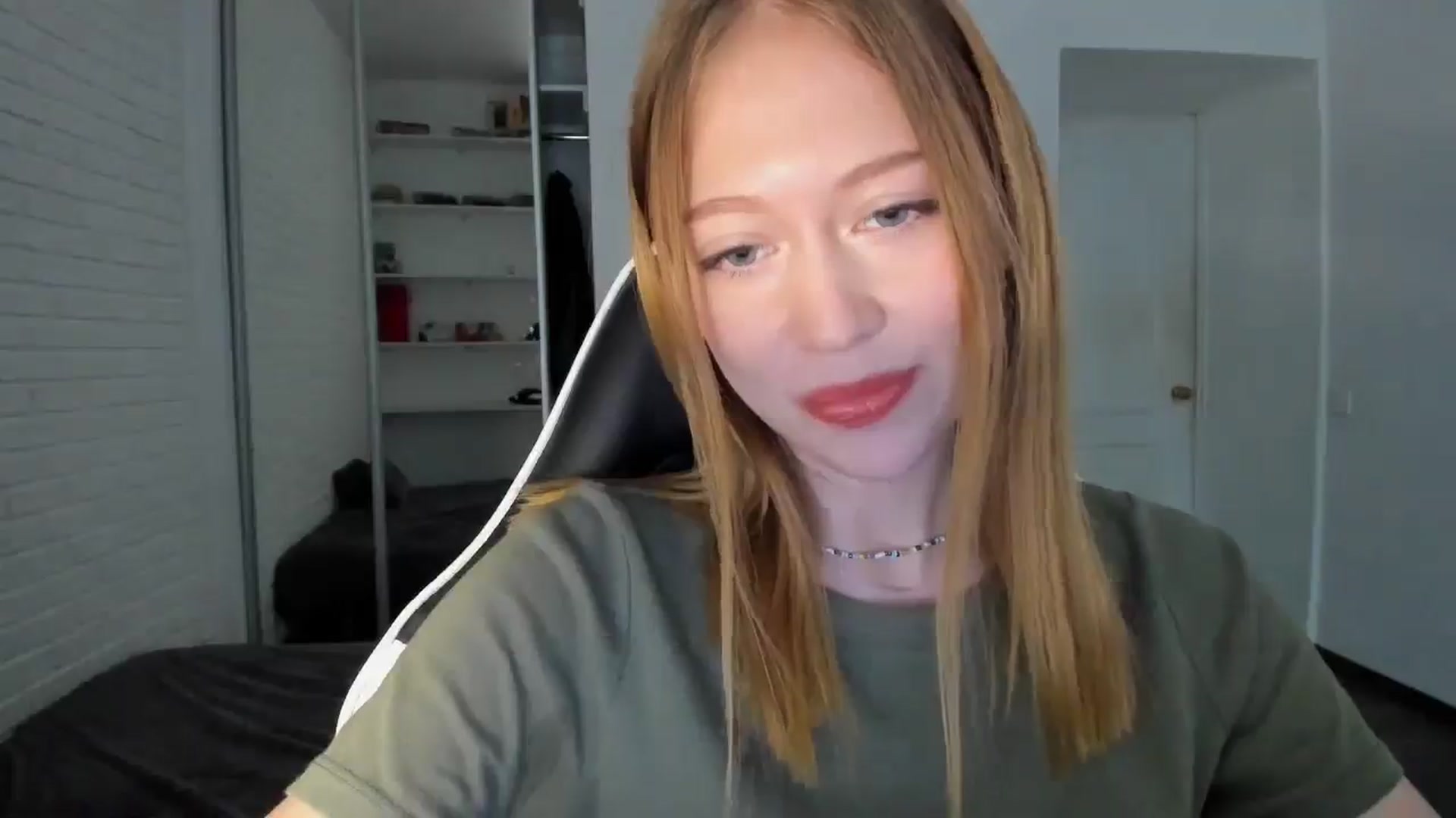 Gallery image thumbnail from RoboSasha's myfreecams stream on, 09/19/2024, 15:48 image 4 of 20