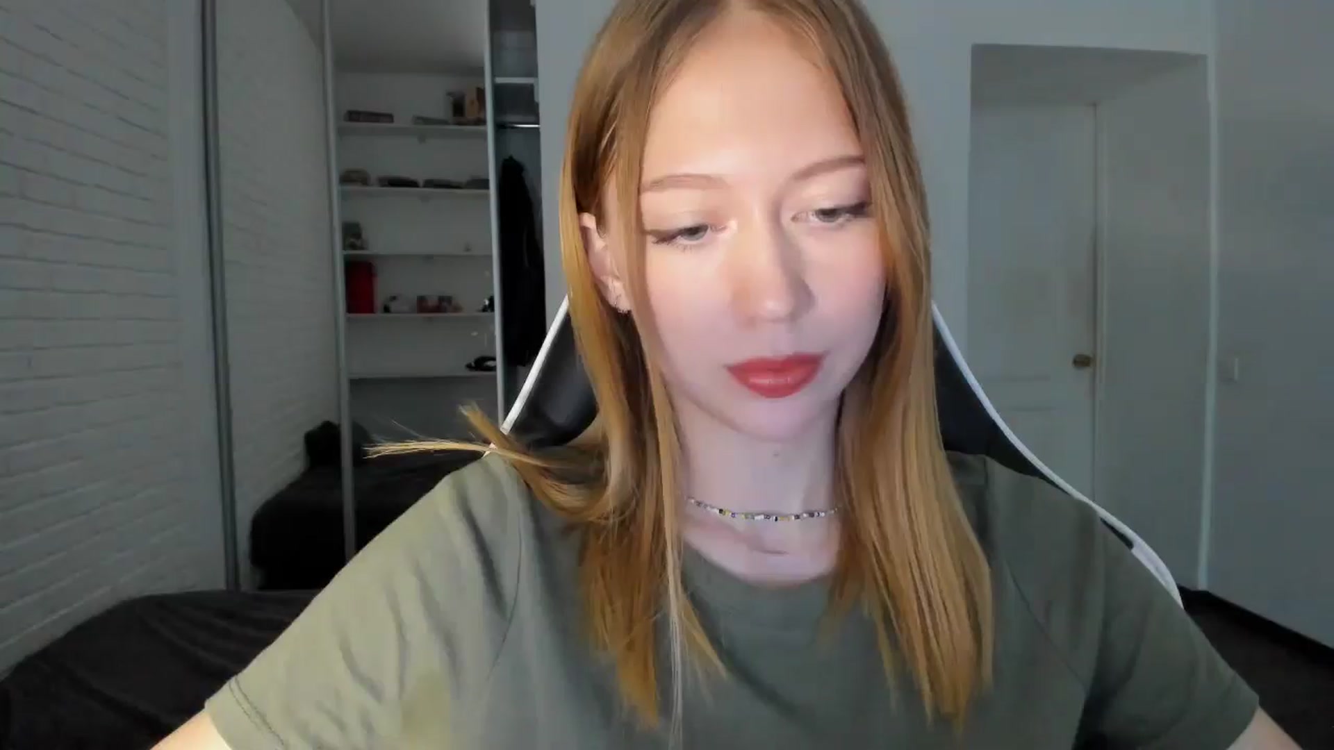 Gallery image thumbnail from RoboSasha's myfreecams stream on, 09/19/2024, 15:48 image 10 of 20