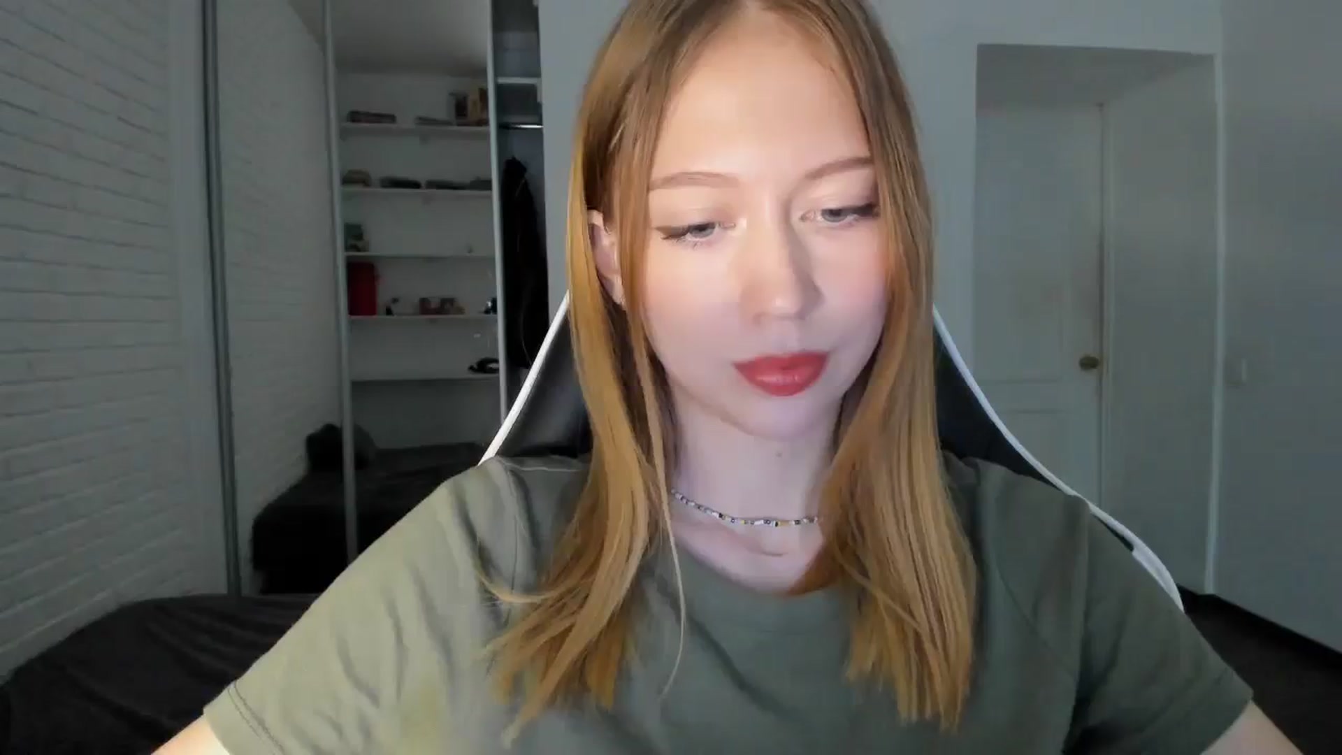 Gallery image thumbnail from RoboSasha's myfreecams stream on, 09/19/2024, 15:48 image 12 of 20
