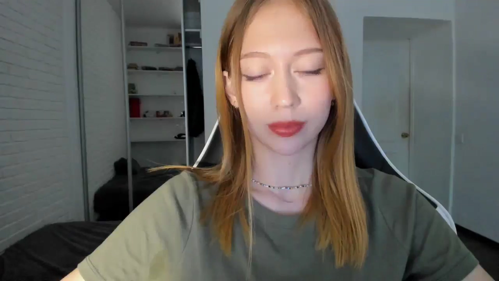 Gallery image thumbnail from RoboSasha's myfreecams stream on, 09/19/2024, 15:48 image 7 of 20