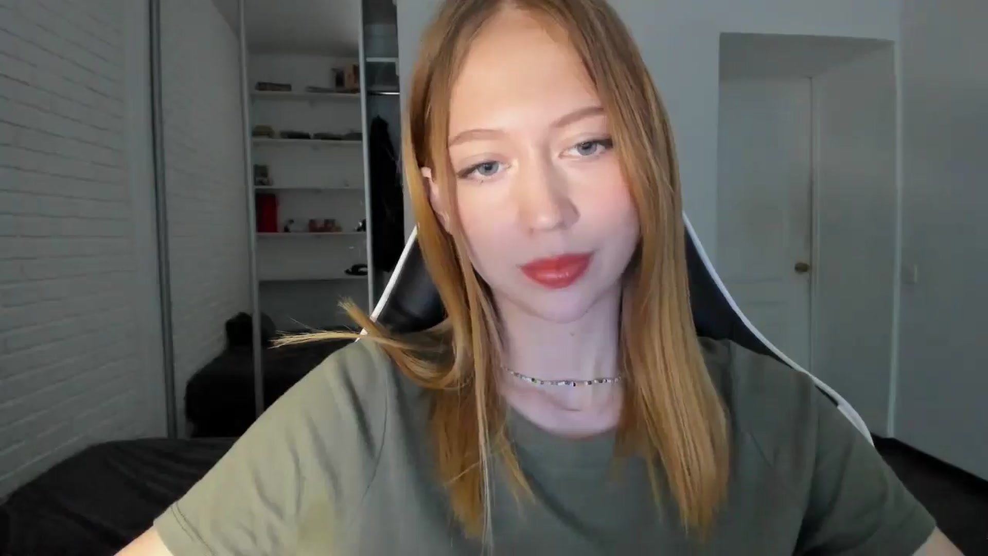 Gallery image thumbnail from RoboSasha's myfreecams stream on, 09/19/2024, 15:48 image 11 of 20