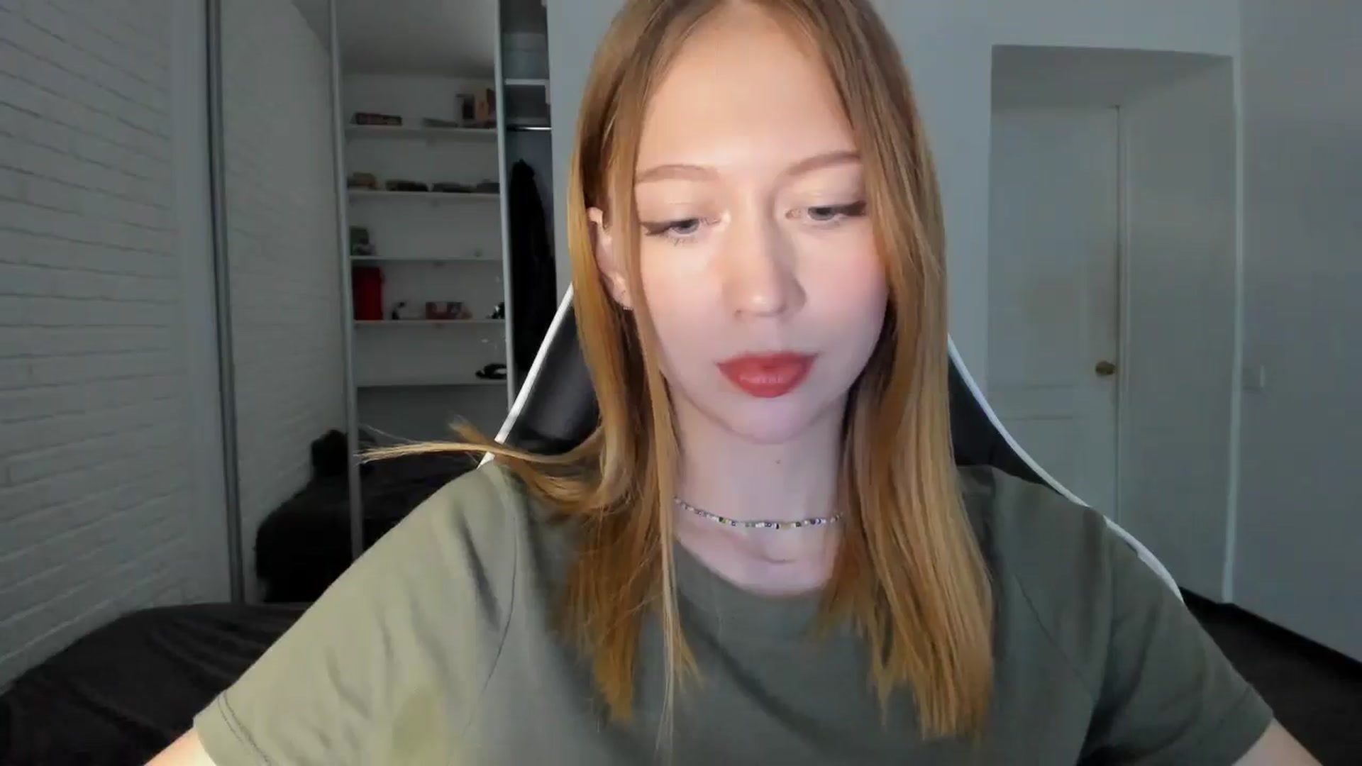 Gallery image thumbnail from RoboSasha's myfreecams stream on, 09/19/2024, 15:48 image 9 of 20