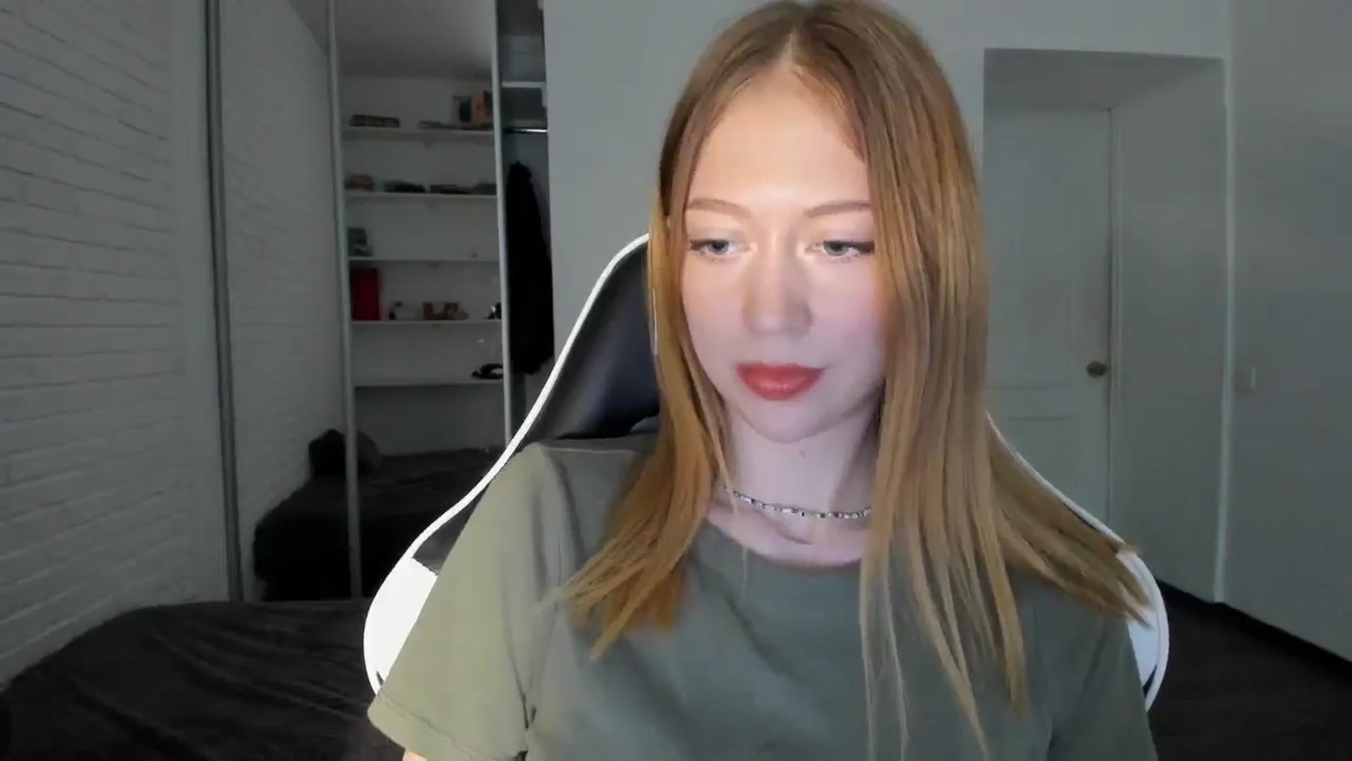 Gallery image thumbnail from RoboSasha's myfreecams stream on, 09/19/2024, 15:48 image 13 of 20