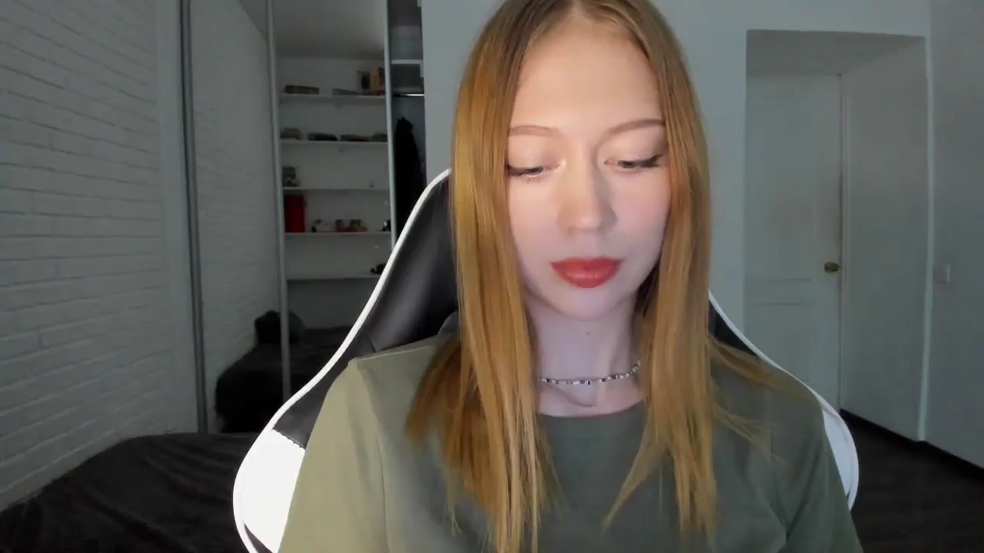 Gallery image thumbnail from RoboSasha's myfreecams stream on, 09/19/2024, 15:48 image 1 of 20
