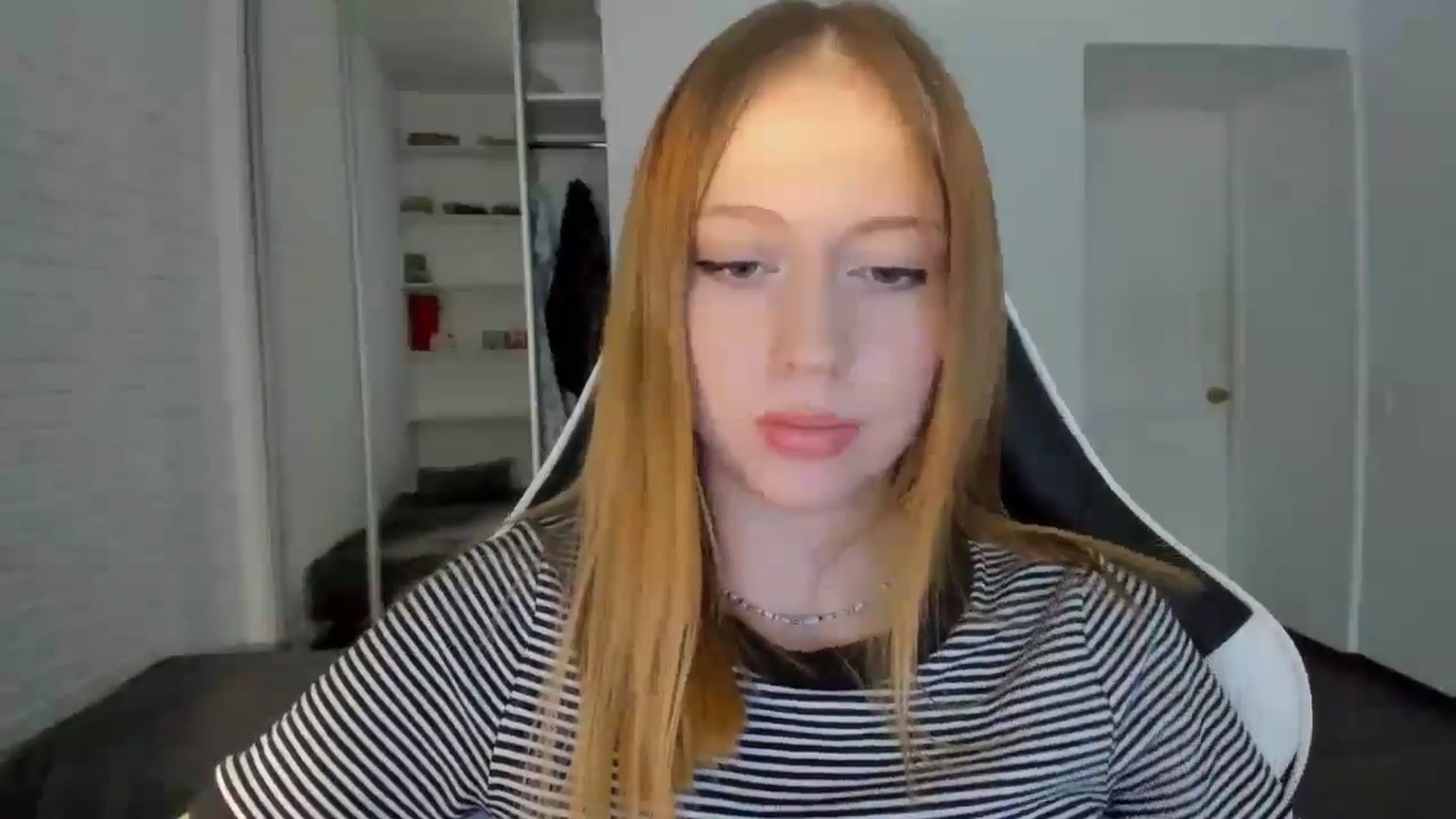 Gallery image thumbnail from RoboSasha's myfreecams stream on, 09/20/2024, 15:01 image 7 of 20