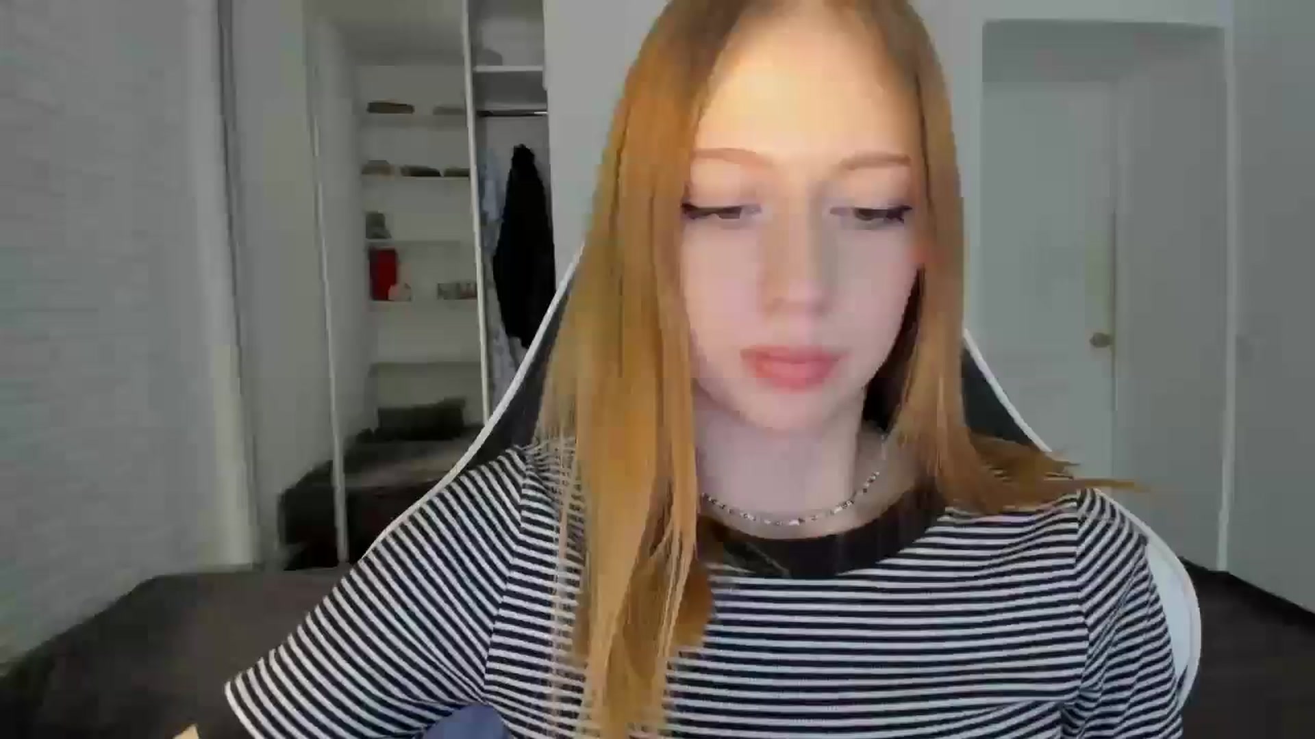 Gallery image thumbnail from RoboSasha's myfreecams stream on, 09/20/2024, 15:01 image 1 of 20