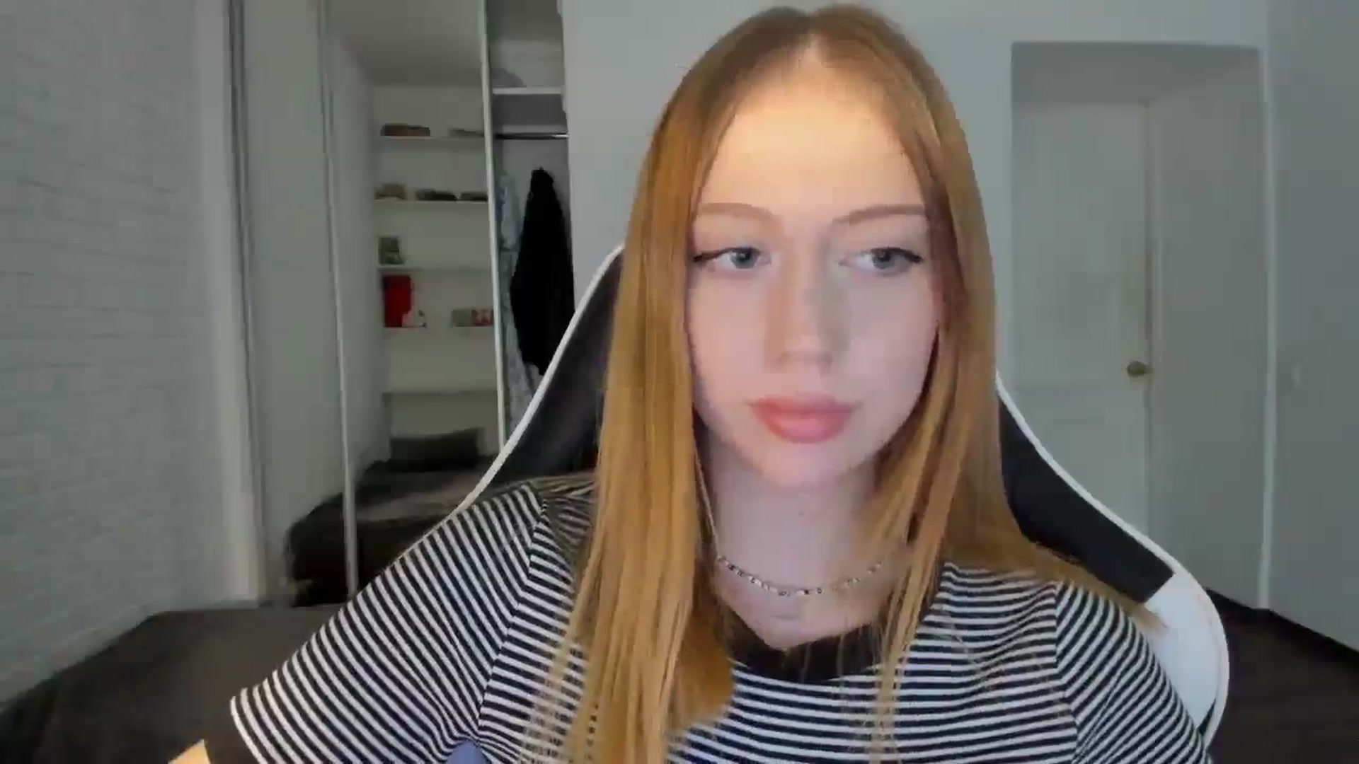 Gallery image thumbnail from RoboSasha's myfreecams stream on, 09/20/2024, 15:01 image 9 of 20