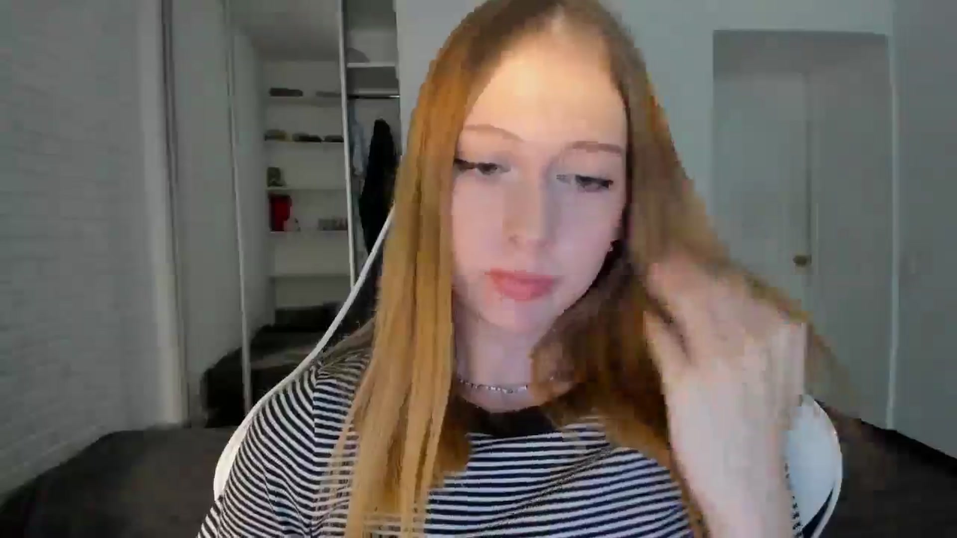 Gallery image thumbnail from RoboSasha's myfreecams stream on, 09/20/2024, 15:01 image 18 of 20