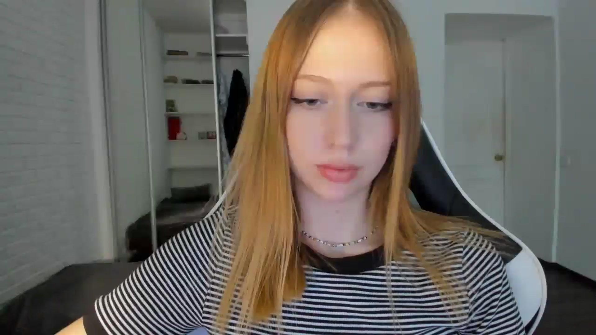 Gallery image thumbnail from RoboSasha's myfreecams stream on, 09/20/2024, 15:01 image 4 of 20
