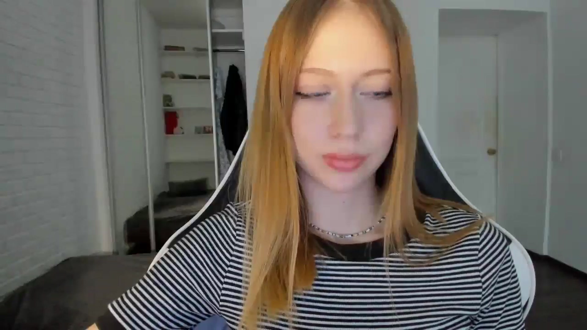 Gallery image thumbnail from RoboSasha's myfreecams stream on, 09/20/2024, 15:01 image 2 of 20