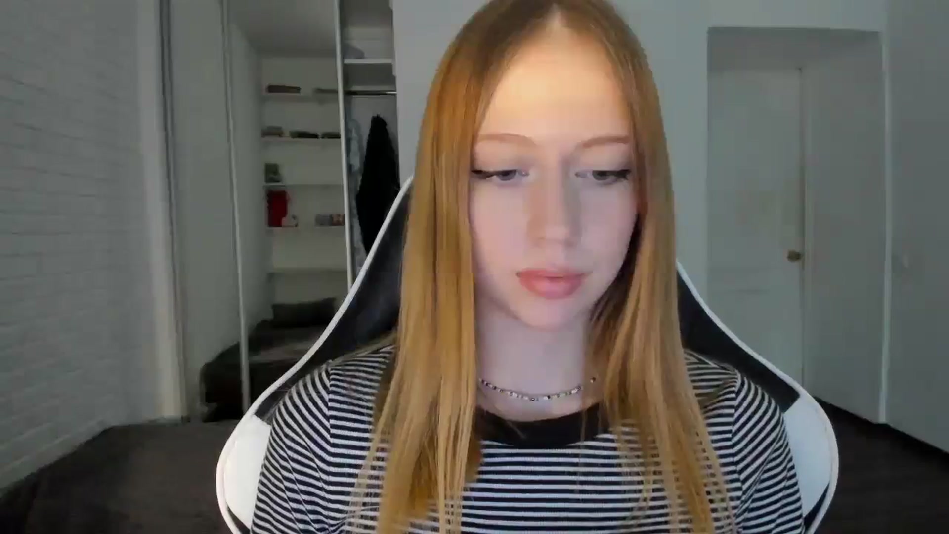 Gallery image thumbnail from RoboSasha's myfreecams stream on, 09/20/2024, 15:01 image 19 of 20