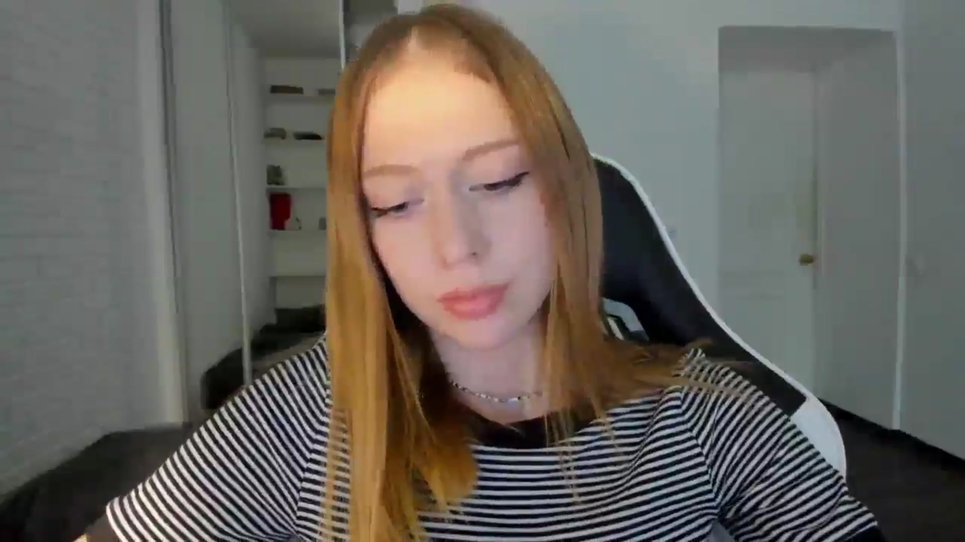 Gallery image thumbnail from RoboSasha's myfreecams stream on, 09/20/2024, 15:01 image 11 of 20