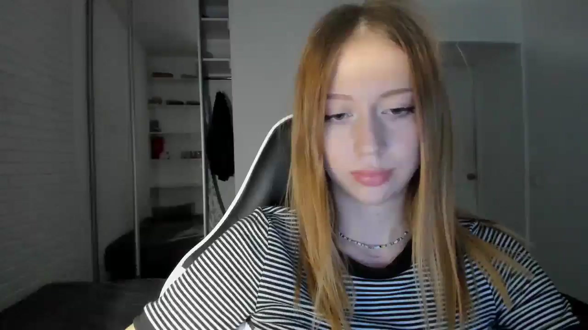 Gallery image thumbnail from RoboSasha's myfreecams stream on, 09/20/2024, 16:17 image 4 of 20