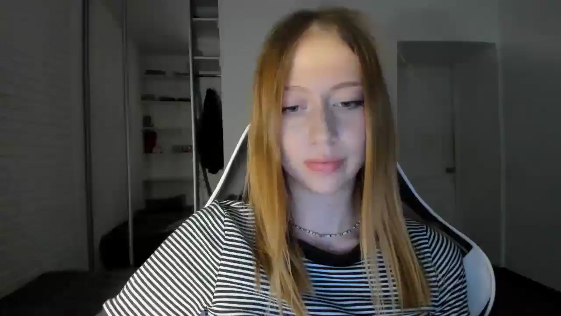 Gallery image thumbnail from RoboSasha's myfreecams stream on, 09/20/2024, 16:17 image 6 of 20