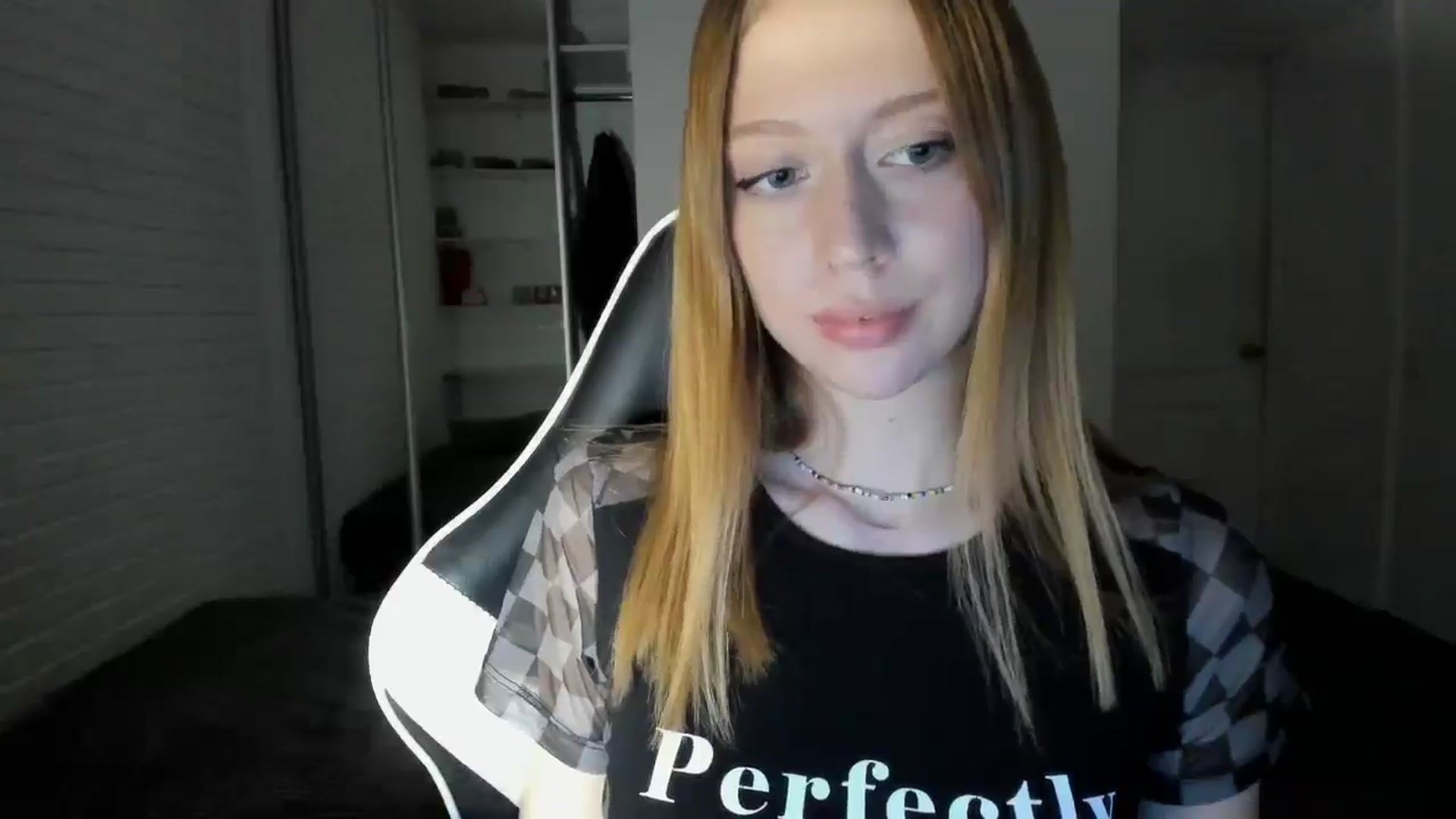 Gallery image thumbnail from RoboSasha's myfreecams stream on, 09/20/2024, 16:17 image 16 of 20