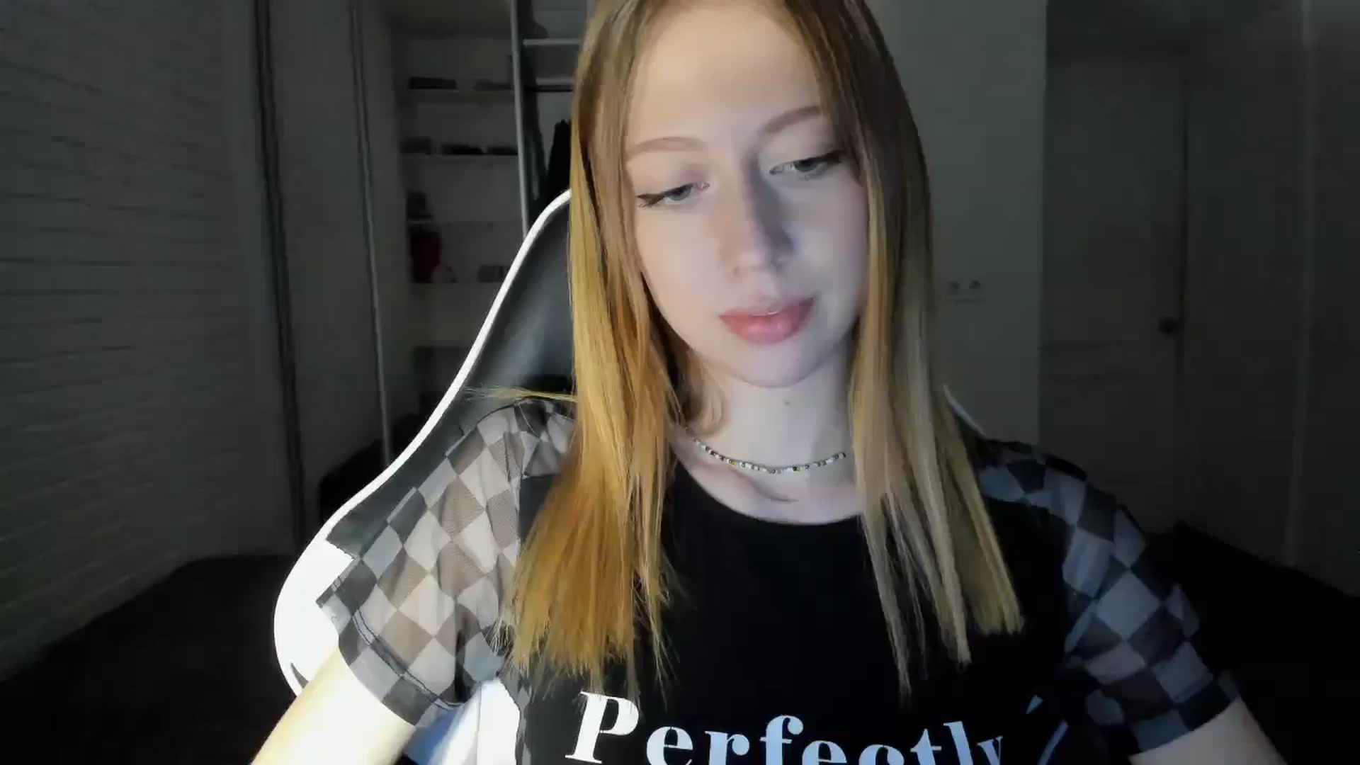 Gallery image thumbnail from RoboSasha's myfreecams stream on, 09/20/2024, 16:17 image 14 of 20