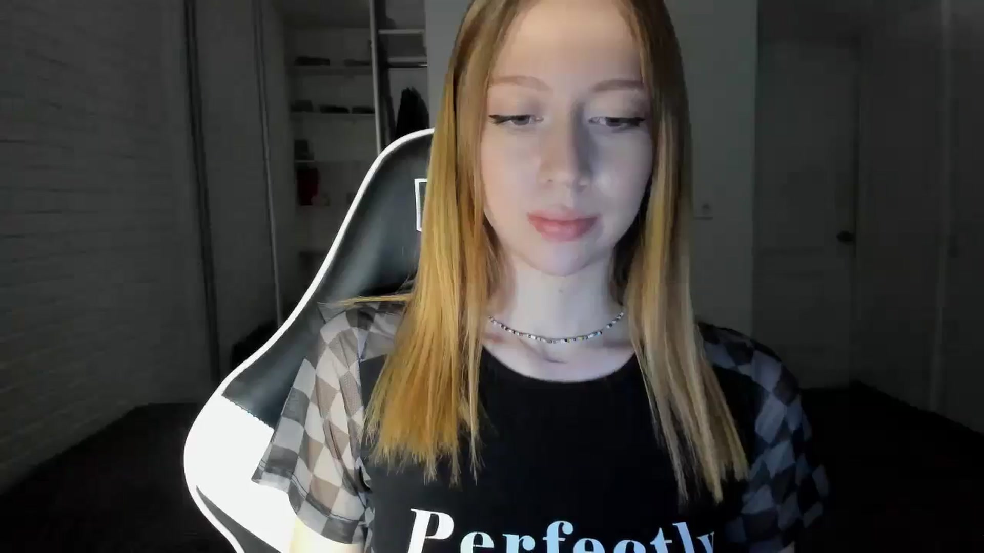 Gallery image thumbnail from RoboSasha's myfreecams stream on, 09/20/2024, 16:17 image 13 of 20