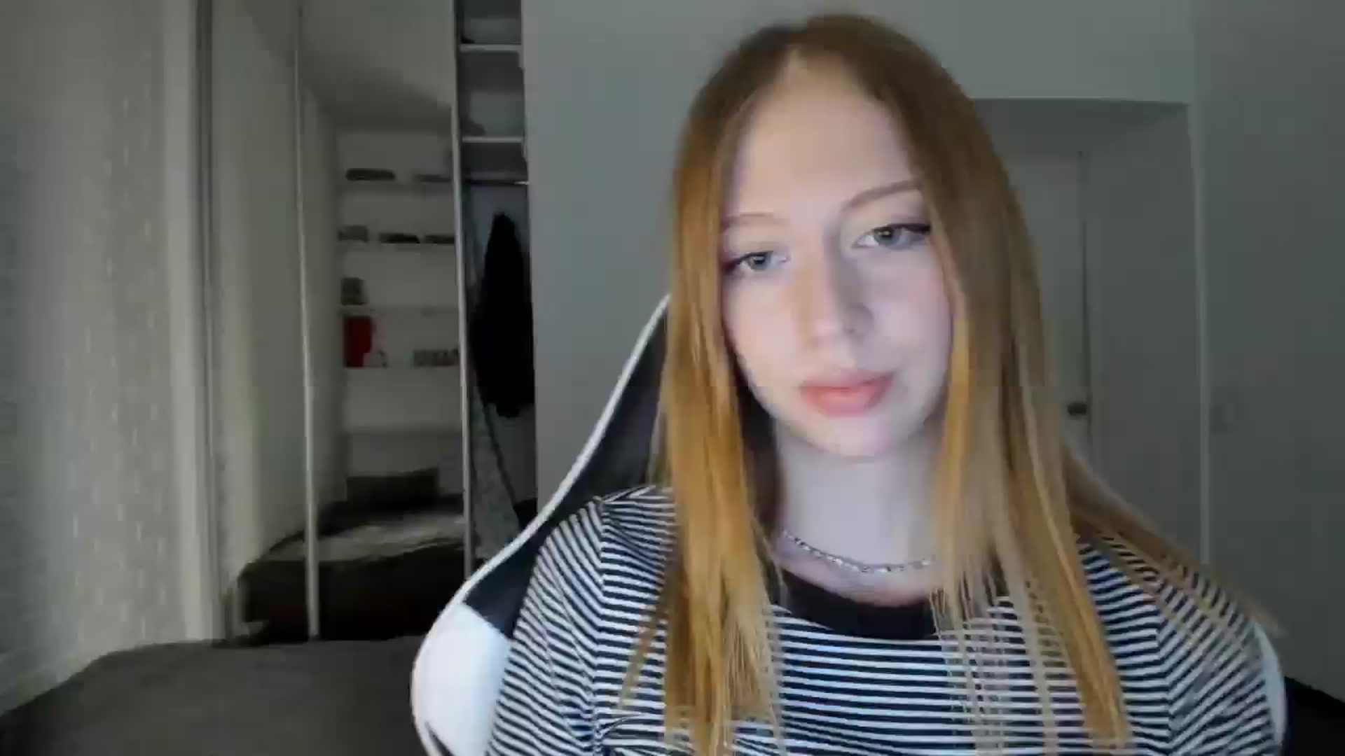 Gallery image thumbnail from RoboSasha's myfreecams stream on, 09/20/2024, 16:17 image 2 of 20