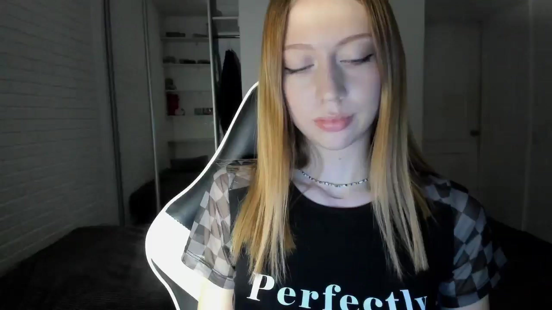 Gallery image thumbnail from RoboSasha's myfreecams stream on, 09/20/2024, 16:17 image 17 of 20