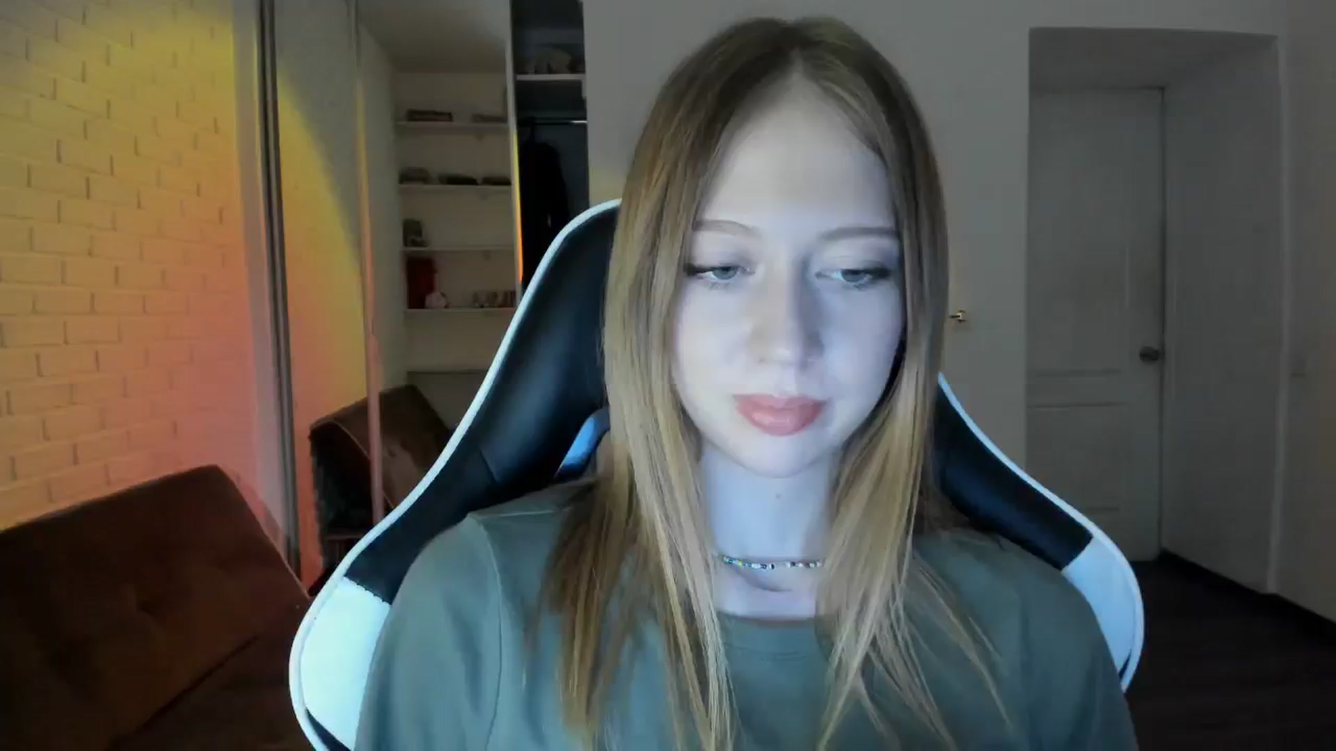Gallery image thumbnail from RoboSasha's myfreecams stream on, 09/22/2024, 16:01 image 19 of 20