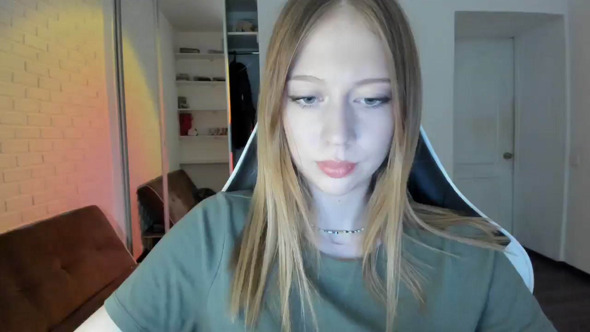 Gallery image thumbnail from RoboSasha's myfreecams stream on, 09/22/2024, 16:01 image 2 of 20