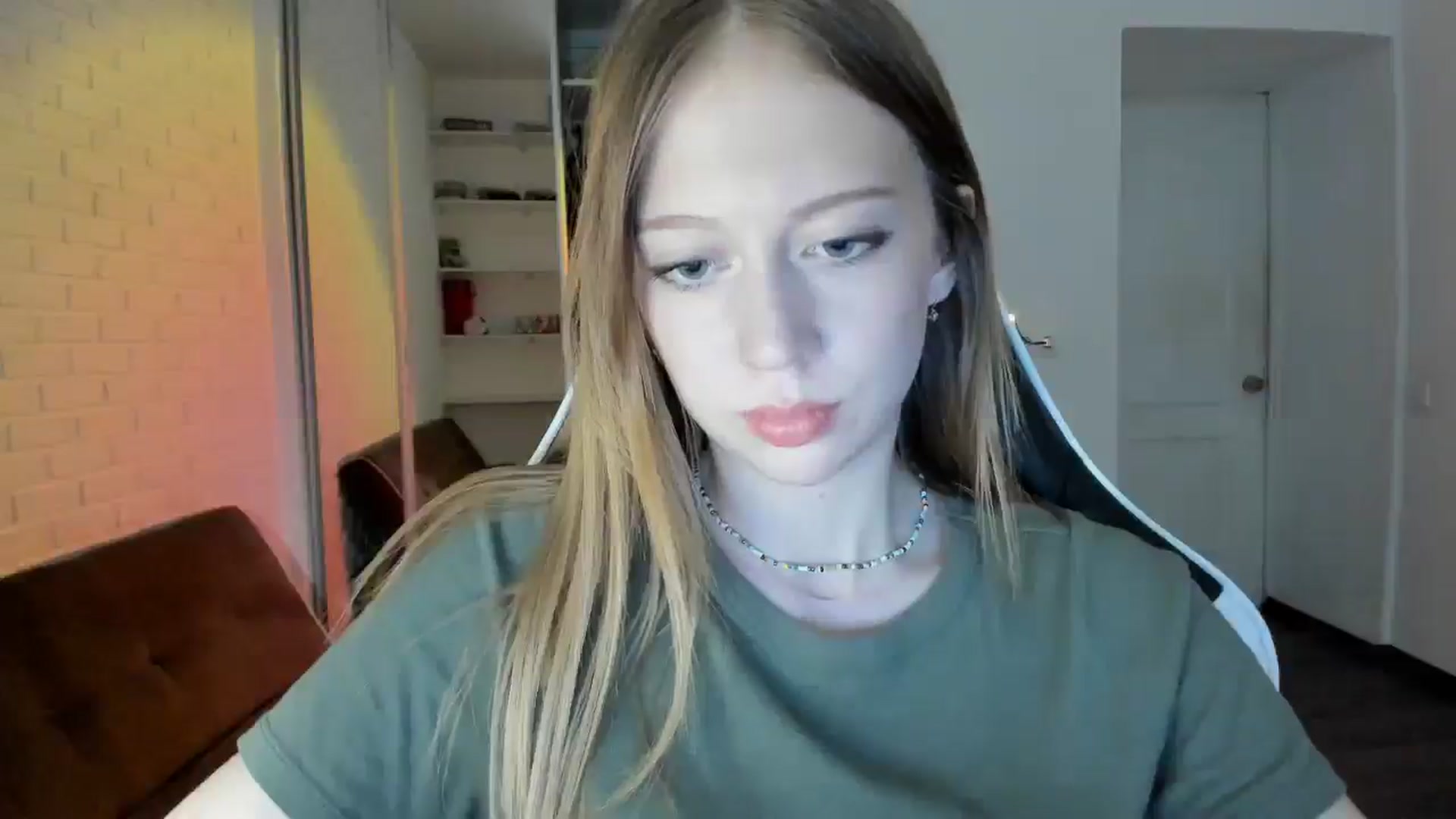 Gallery image thumbnail from RoboSasha's myfreecams stream on, 09/22/2024, 16:01 image 3 of 20