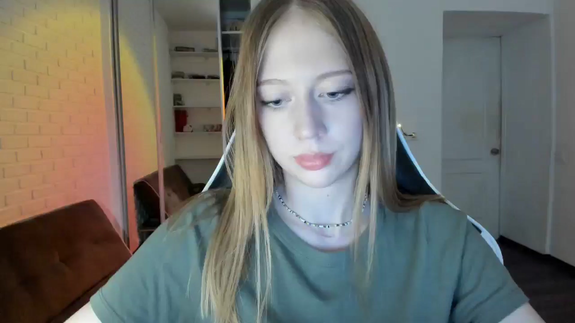Gallery image thumbnail from RoboSasha's myfreecams stream on, 09/22/2024, 16:01 image 7 of 20