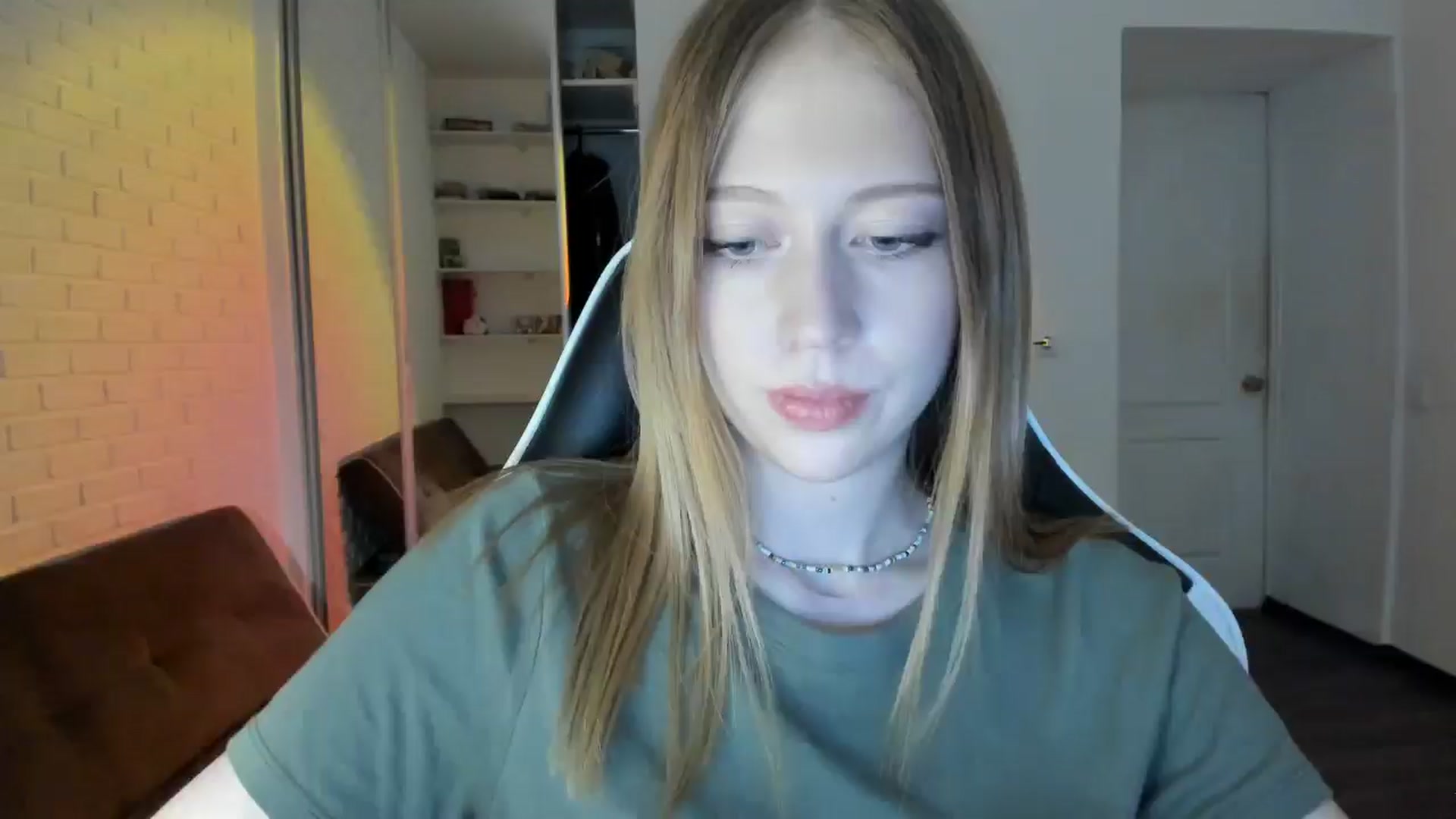 Gallery image thumbnail from RoboSasha's myfreecams stream on, 09/22/2024, 16:01 image 12 of 20