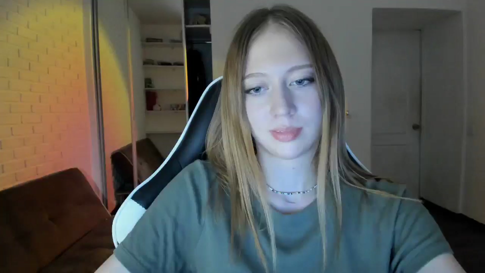 Gallery image thumbnail from RoboSasha's myfreecams stream on, 09/22/2024, 16:47 image 13 of 20
