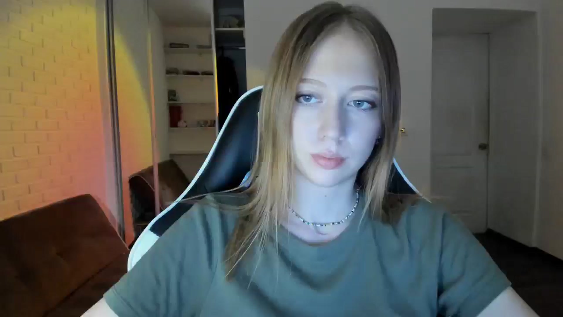 Gallery image thumbnail from RoboSasha's myfreecams stream on, 09/22/2024, 16:47 image 18 of 20