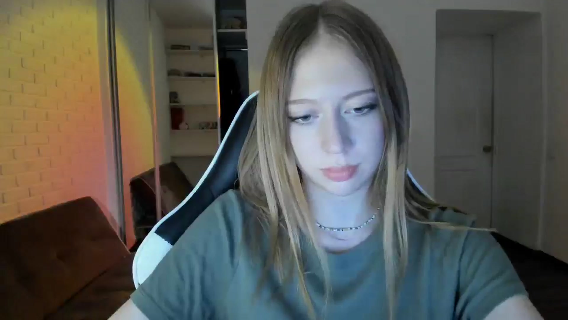 Gallery image thumbnail from RoboSasha's myfreecams stream on, 09/22/2024, 16:47 image 10 of 20