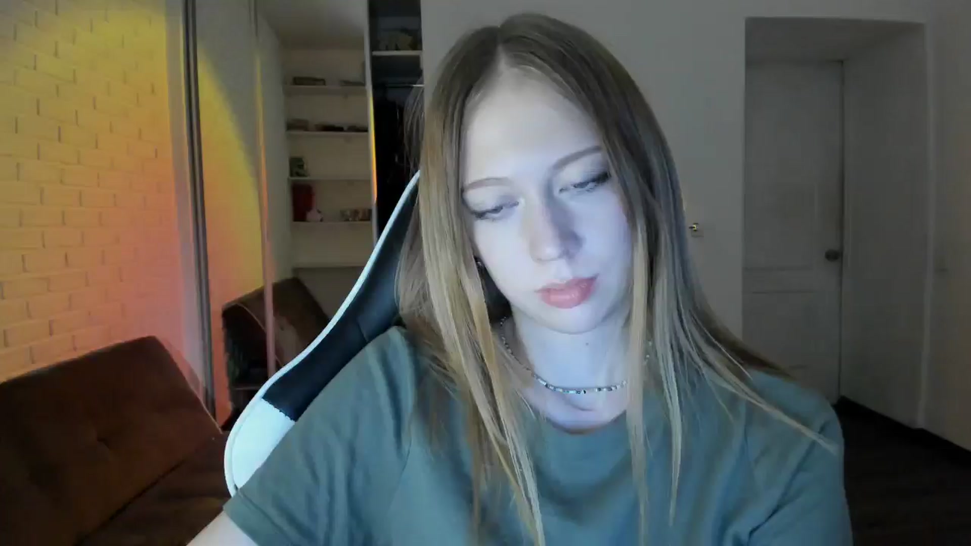 Gallery image thumbnail from RoboSasha's myfreecams stream on, 09/22/2024, 16:47 image 14 of 20