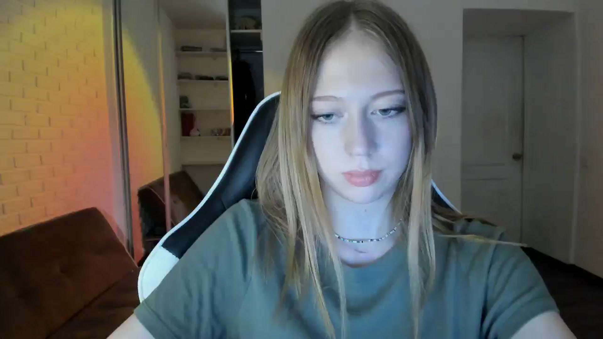 Gallery image thumbnail from RoboSasha's myfreecams stream on, 09/22/2024, 16:47 image 11 of 20