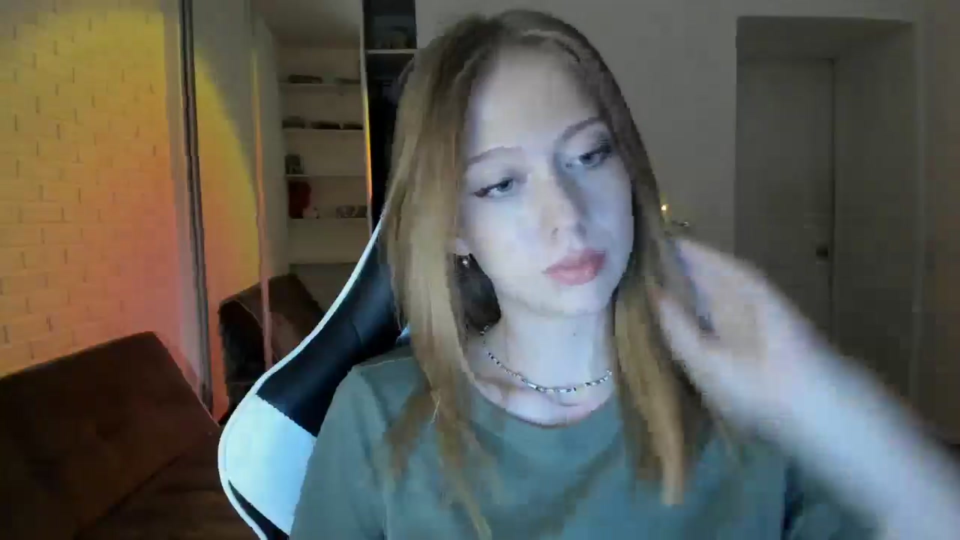 Gallery image thumbnail from RoboSasha's myfreecams stream on, 09/22/2024, 16:47 image 16 of 20