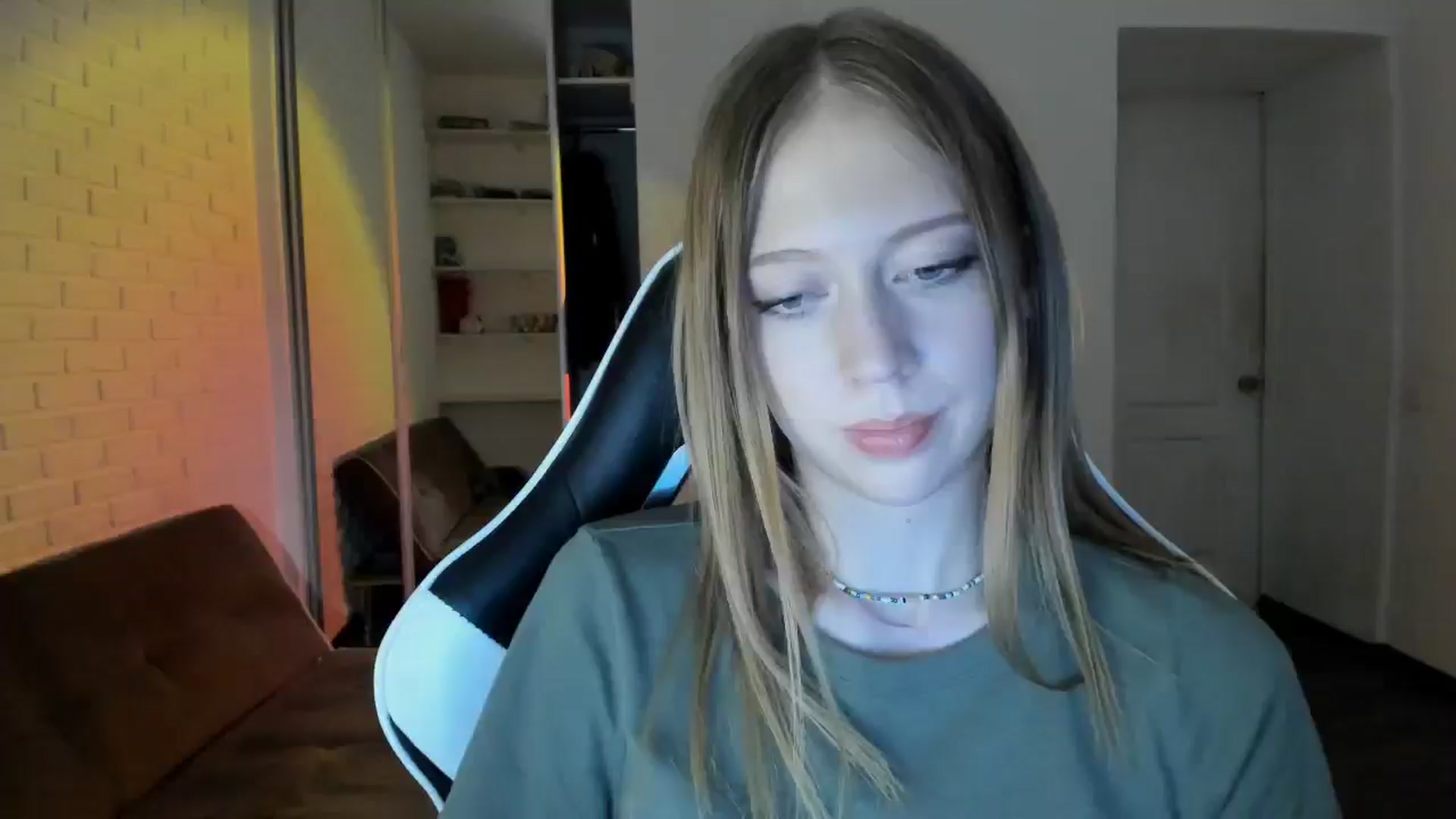 Gallery image thumbnail from RoboSasha's myfreecams stream on, 09/22/2024, 16:47 image 3 of 20
