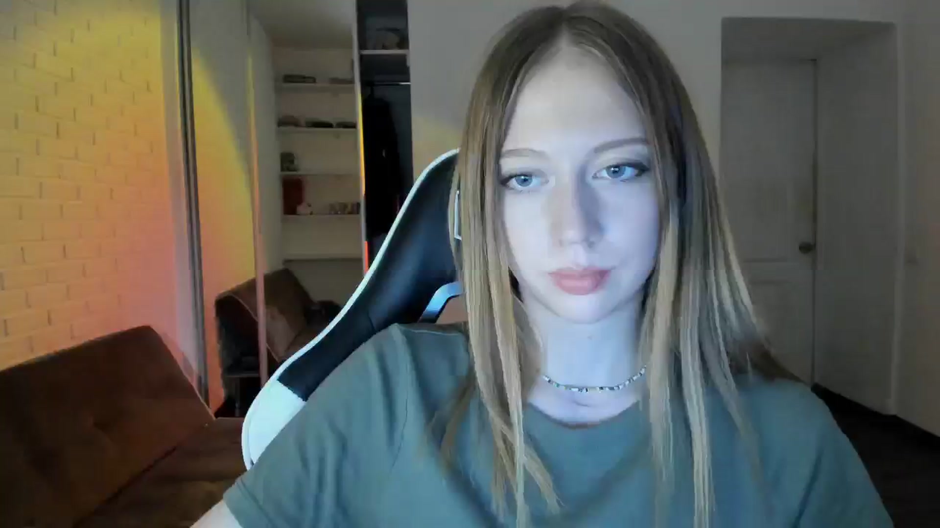 Gallery image thumbnail from RoboSasha's myfreecams stream on, 09/22/2024, 16:47 image 5 of 20