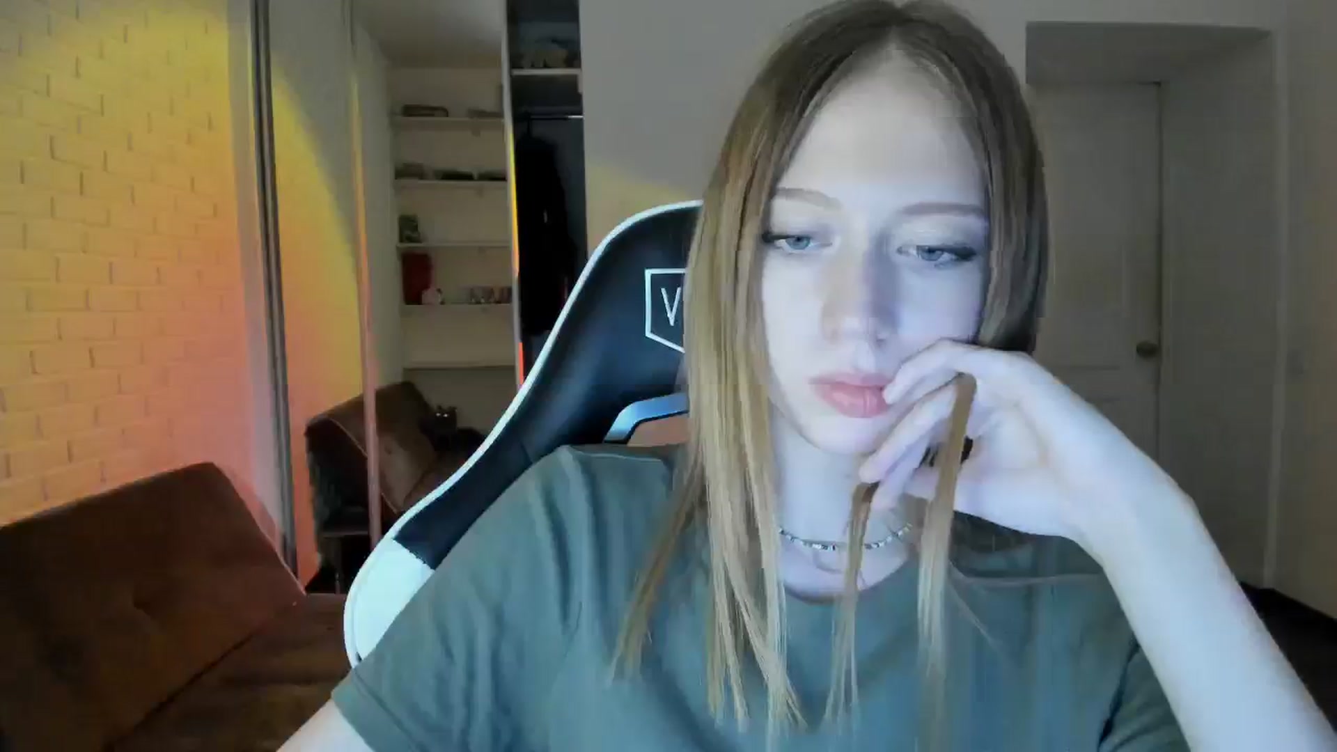 Gallery image thumbnail from RoboSasha's myfreecams stream on, 09/22/2024, 16:47 image 6 of 20