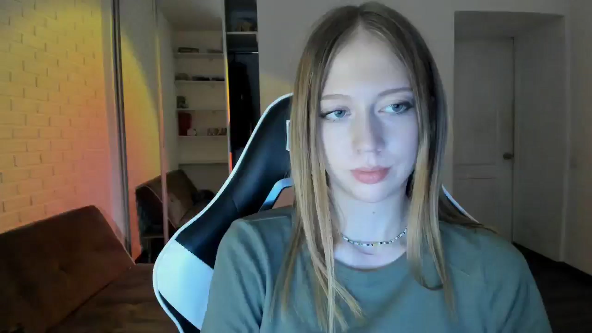 Gallery image thumbnail from RoboSasha's myfreecams stream on, 09/22/2024, 16:47 image 4 of 20