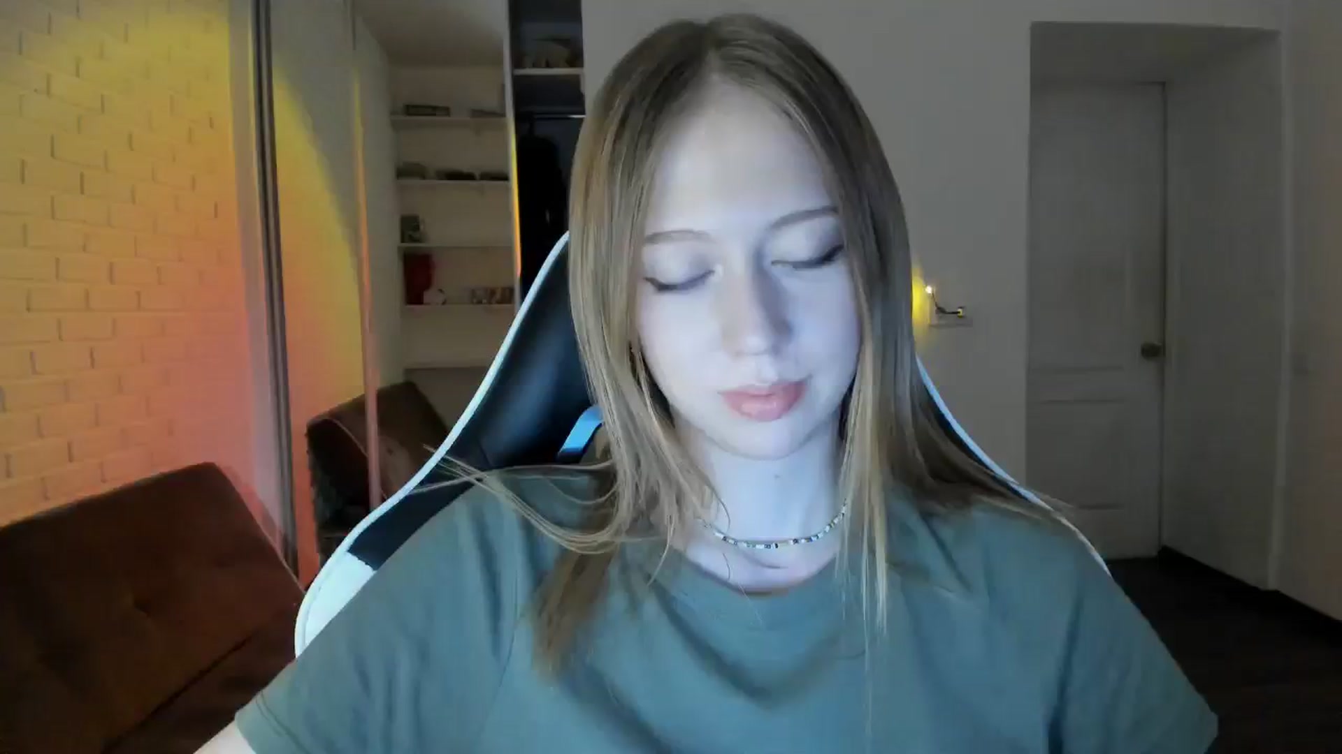 Gallery image thumbnail from RoboSasha's myfreecams stream on, 09/22/2024, 16:47 image 19 of 20