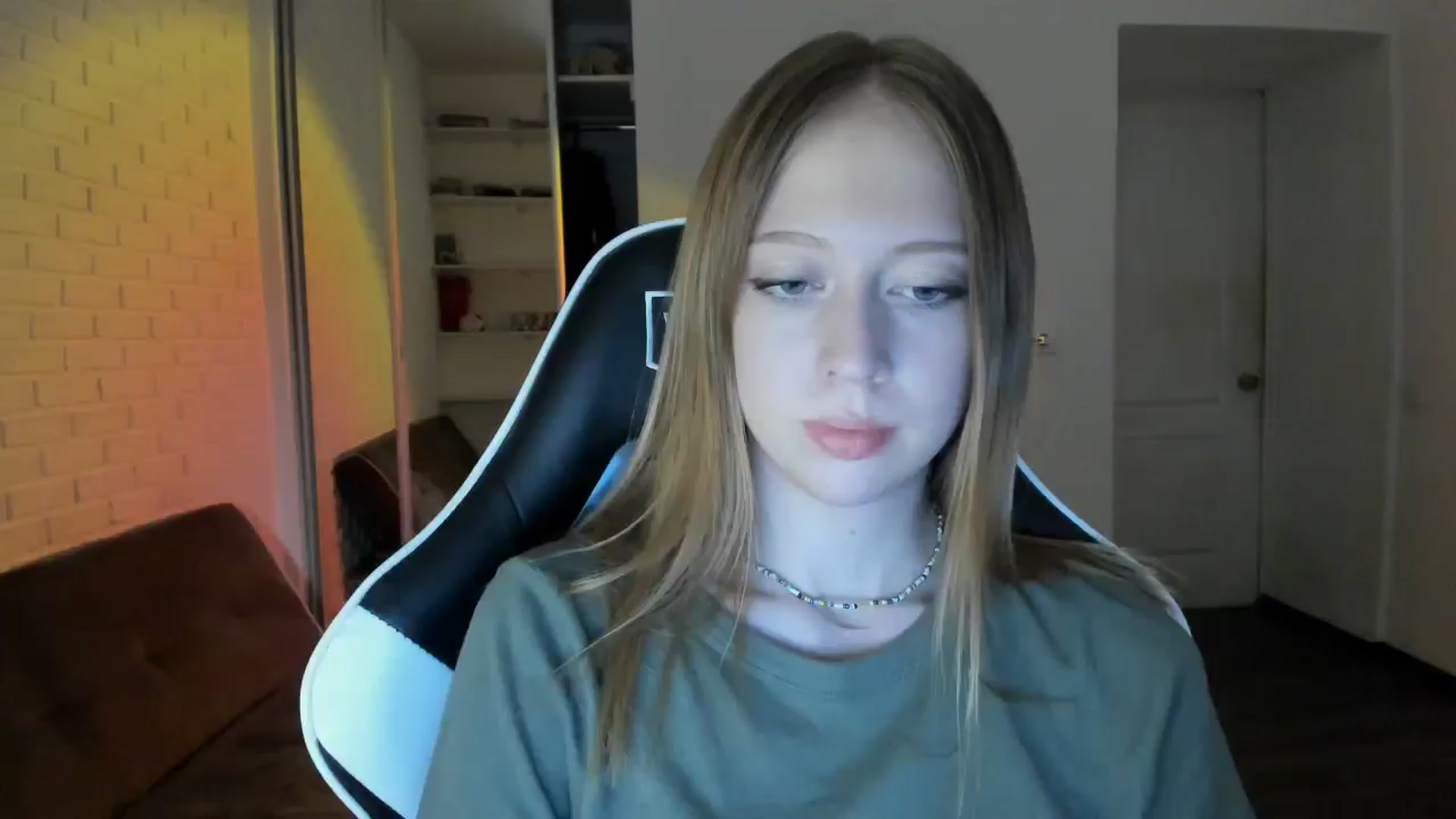 Gallery image thumbnail from RoboSasha's myfreecams stream on, 09/22/2024, 16:47 image 20 of 20