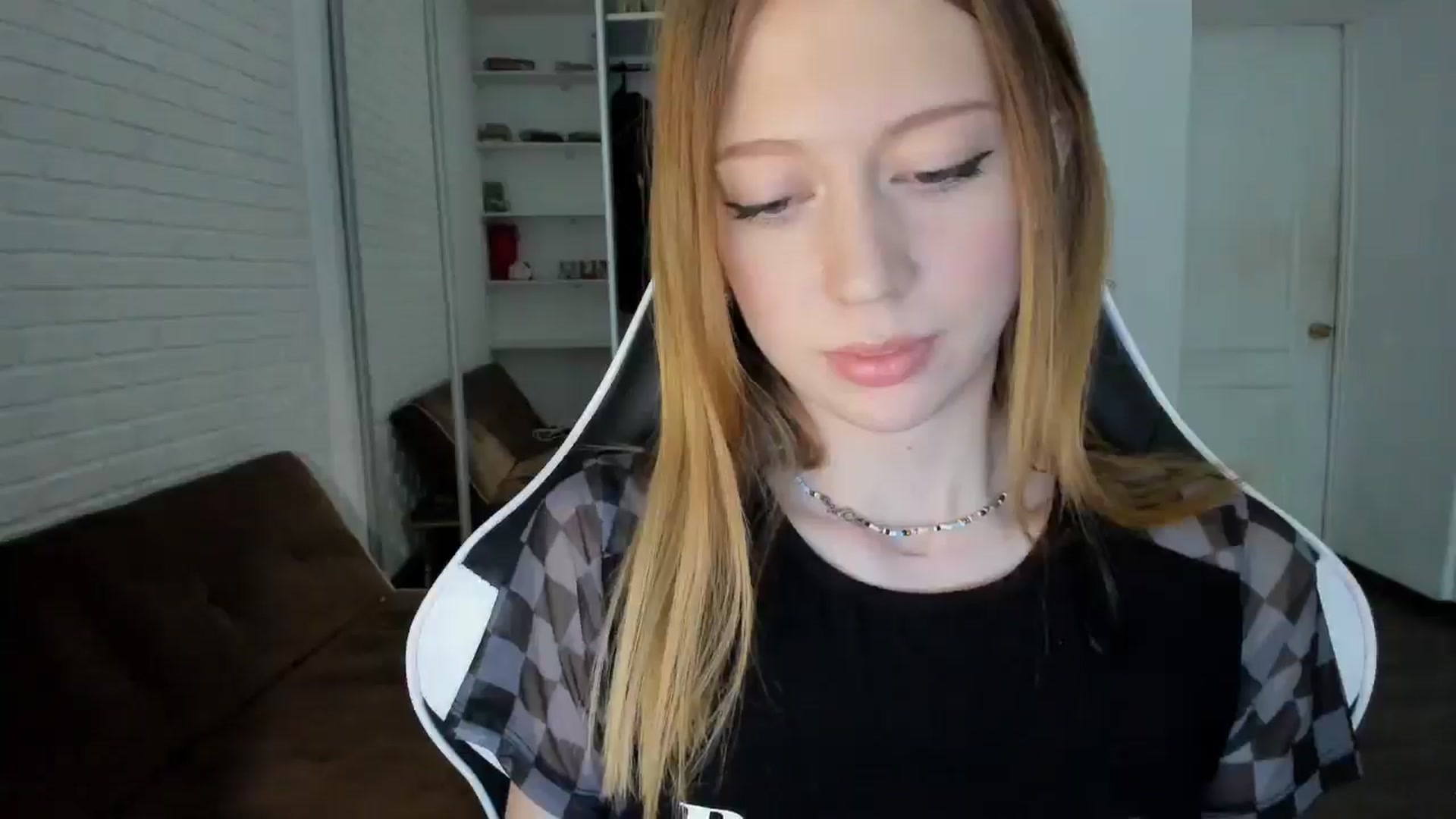 Gallery image thumbnail from RoboSasha's myfreecams stream on, 09/23/2024, 15:09 image 17 of 20