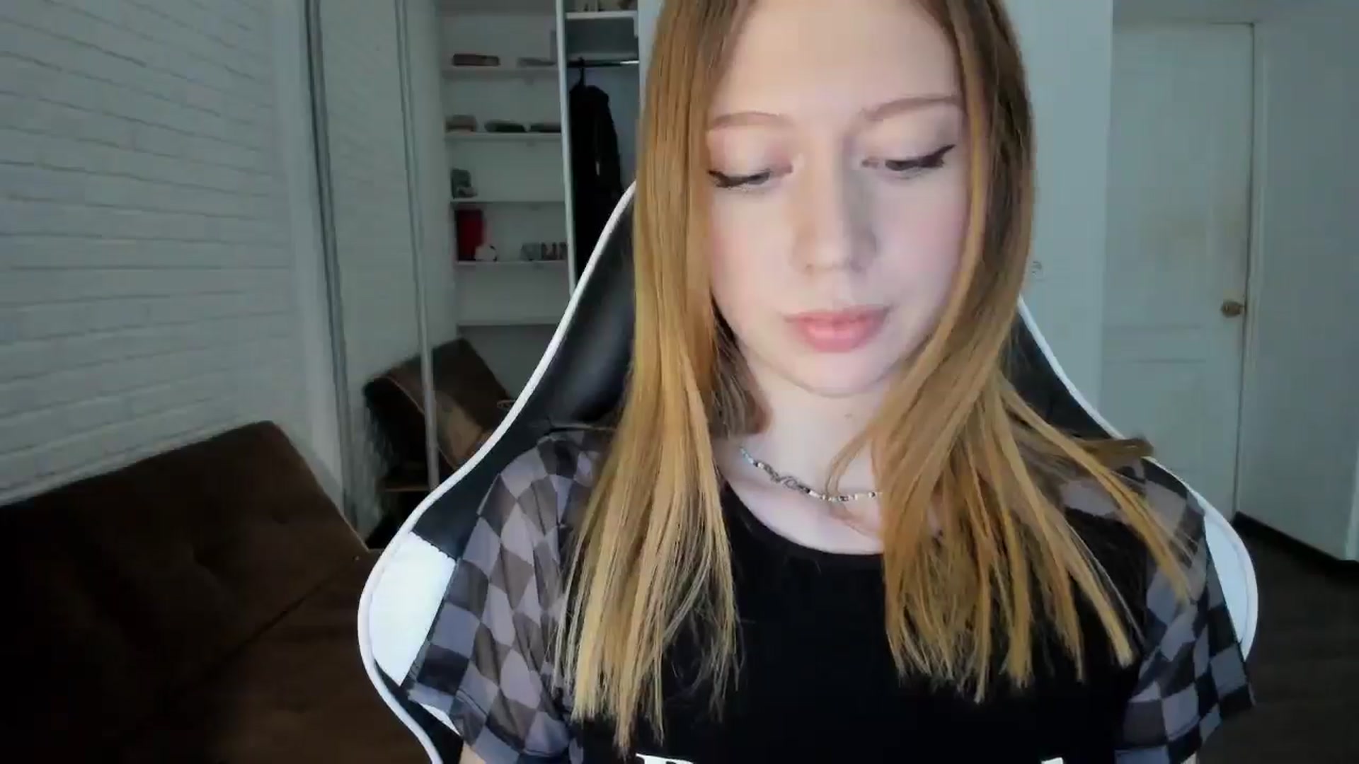 Gallery image thumbnail from RoboSasha's myfreecams stream on, 09/23/2024, 15:09 image 18 of 20