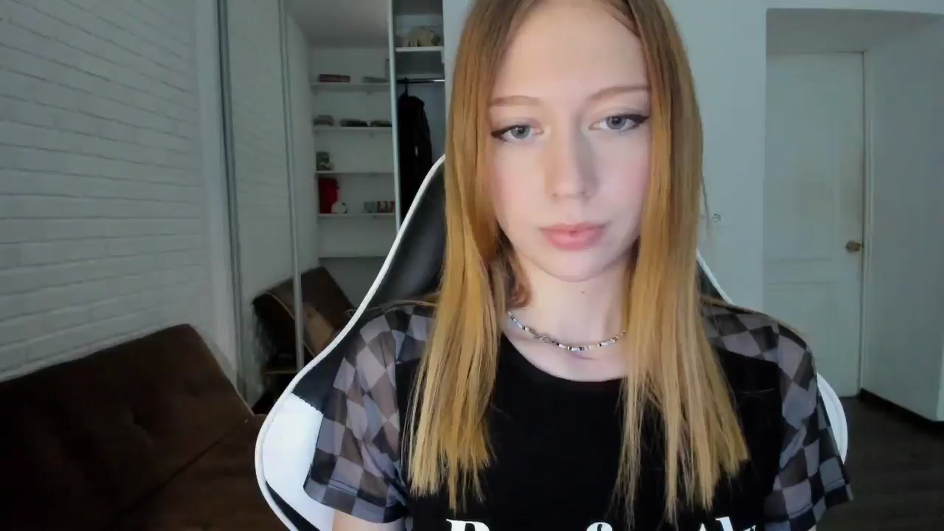 Gallery image thumbnail from RoboSasha's myfreecams stream on, 09/23/2024, 15:09 image 10 of 20