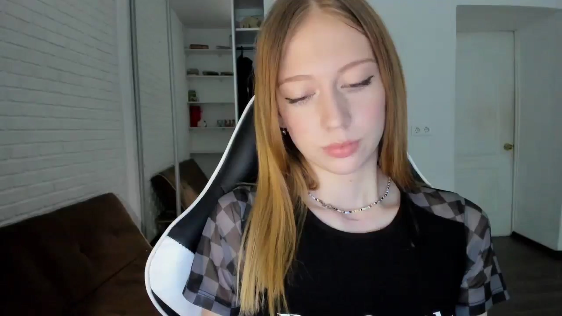 Gallery image thumbnail from RoboSasha's myfreecams stream on, 09/23/2024, 15:09 image 12 of 20